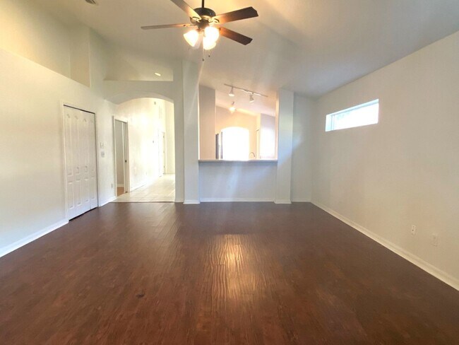 Building Photo - Beautiful 3 Bedroom Home in The Trails in Ormond Beach!