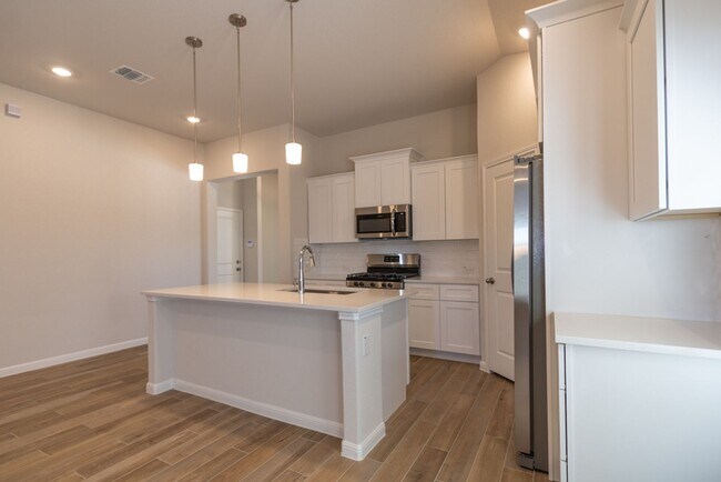 Building Photo - 205 Windstar Rd