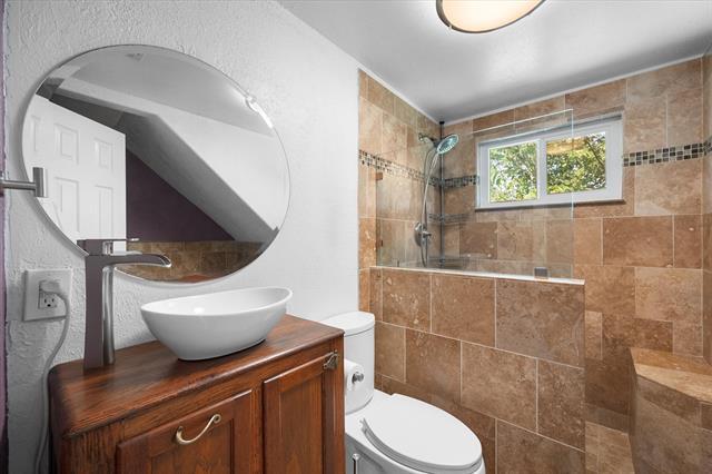 Building Photo - 703 Timberline Dr