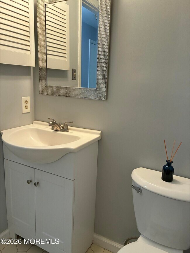 Building Photo - 419 Hancock Pl