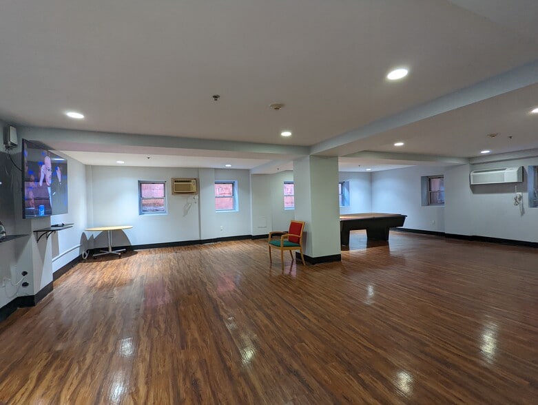Community Room - 70 S Munn Ave