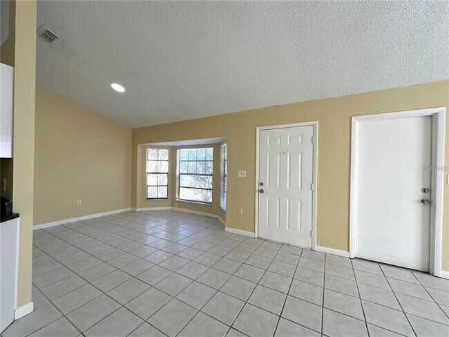 Building Photo - 3933 Magnolia Lake Ln