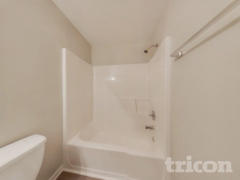 Building Photo - 20 Hillock Ct