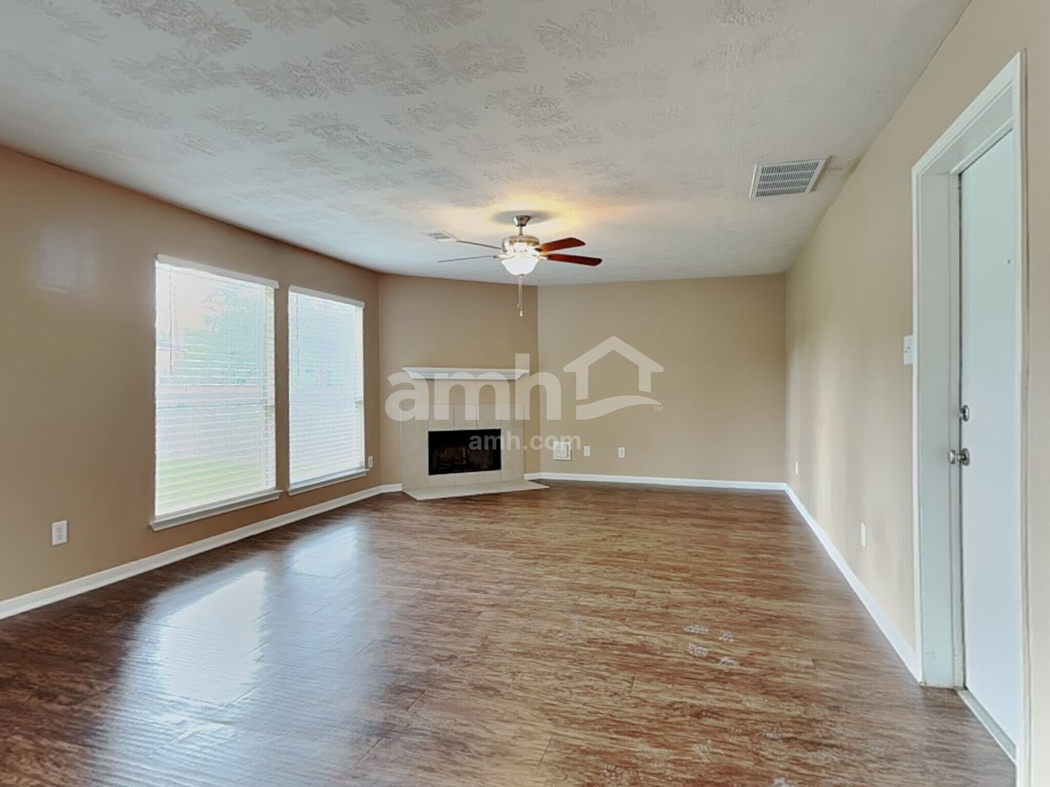 Building Photo - 6611 Dillon Dr