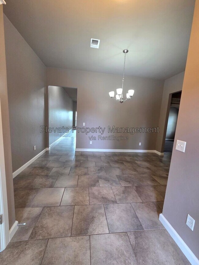 Building Photo - 2200 Starwood Wy