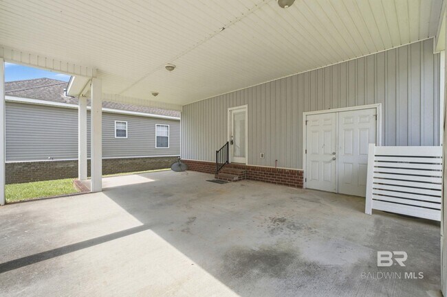 Building Photo - 29956 St Simon St