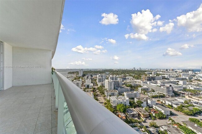 Building Photo - 1500 Bay Rd