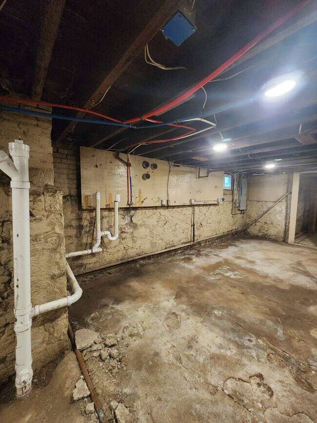 Building Photo - 286 Norton St