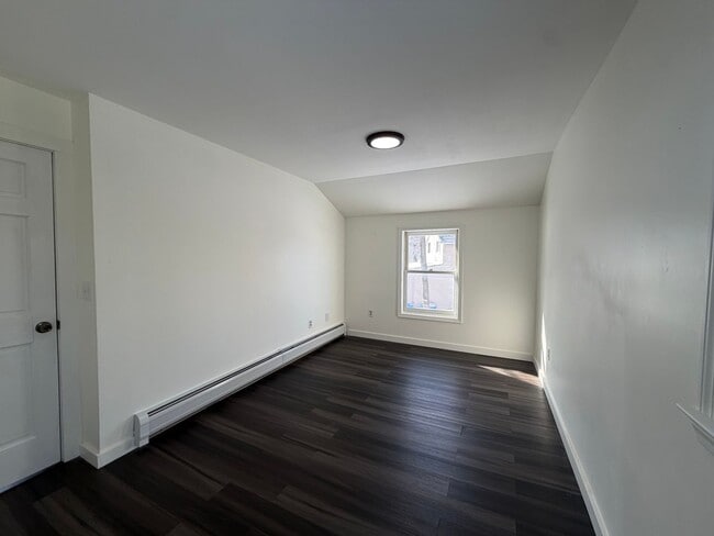 Building Photo - Charming 3-Bedroom Home Near Pontoosuc Lake