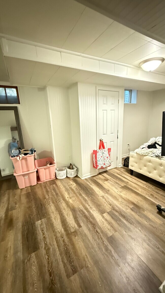 Building Photo - 3219 SW 8th Ave