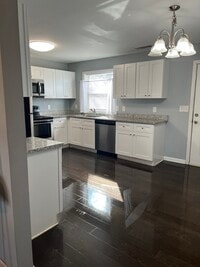 Building Photo - 43 Finch Dr SE