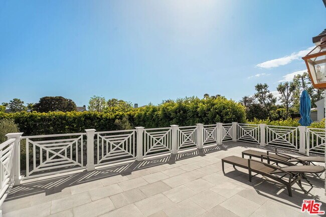 Building Photo - 15000 Altata Dr