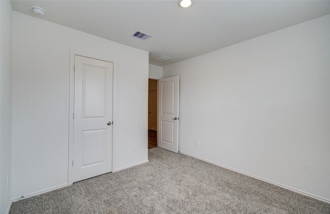 Building Photo - 3803 Zoeys Wy