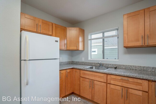 Building Photo - 1525 Alcatraz Ave