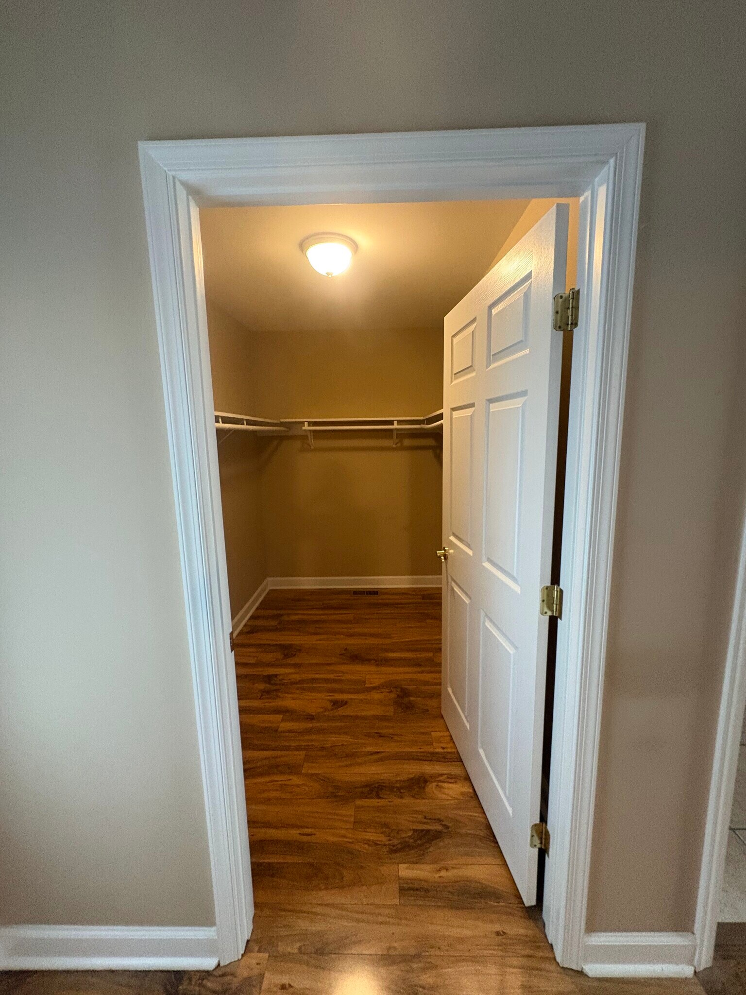 MBR Closet - 2904 Norfolk St