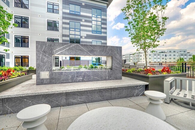 Building Photo - 62 Foundry St