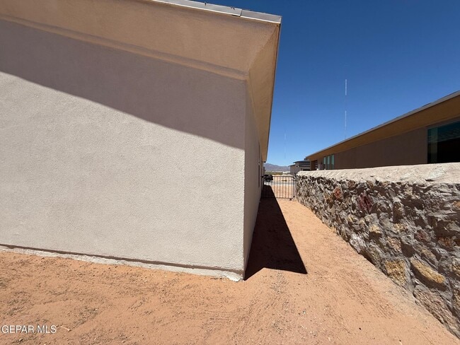 Building Photo - 12464 Cayo Norte Dr