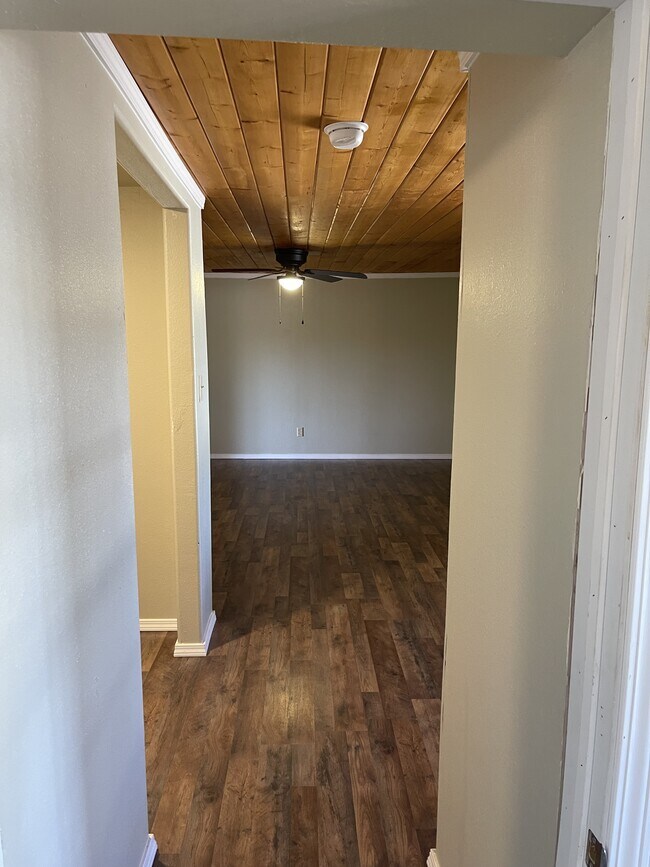 Building Photo - 361 S 2nd St