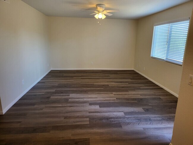 Building Photo - Close to Base, Private Laundry, Reserved Parking