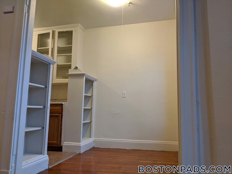 Building Photo - 1167 Boylston St