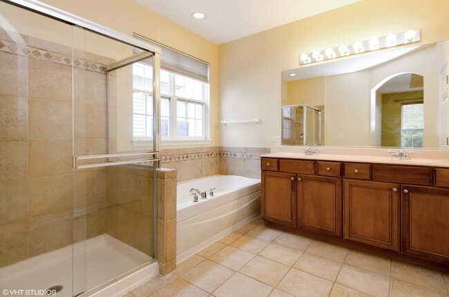 Building Photo - 285 Seaton Ct