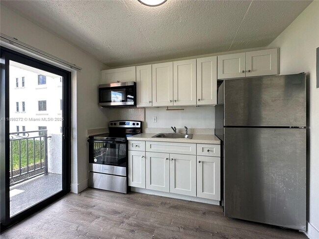 Primary Photo - 529 SW 4th St