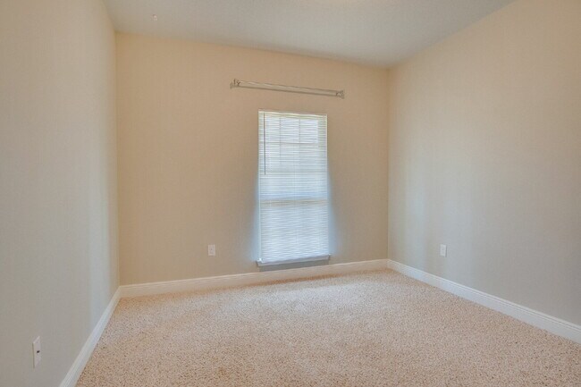 Building Photo - Spacious 4BR Pool Home with Modern Upgrade...