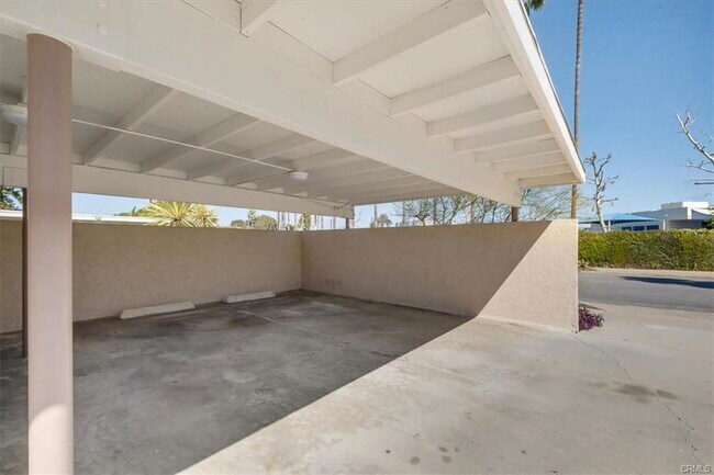 Primary Photo - 745 Domingo Dr