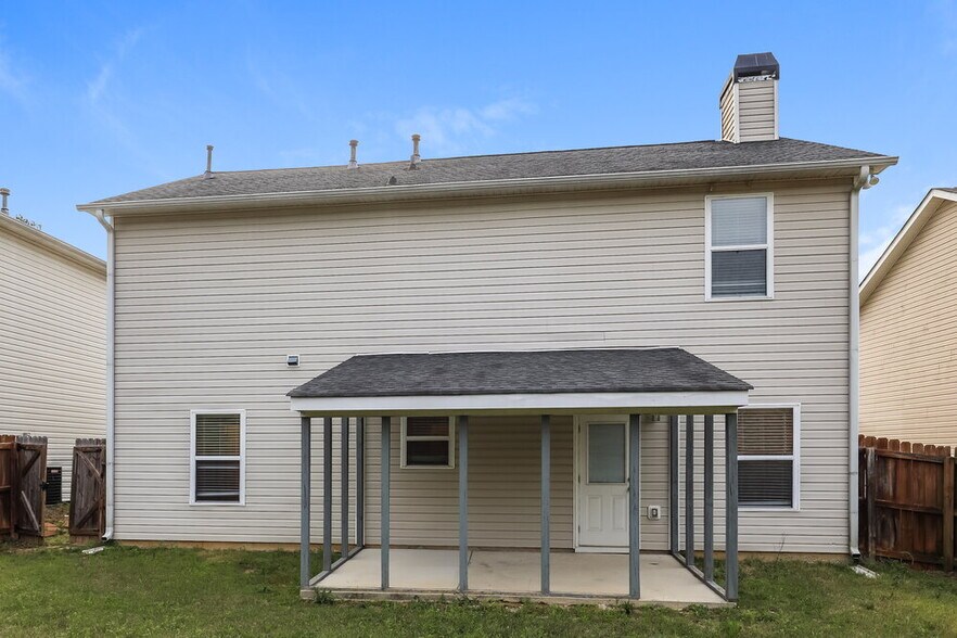 Building Photo - 2009 Farm Hill Ct