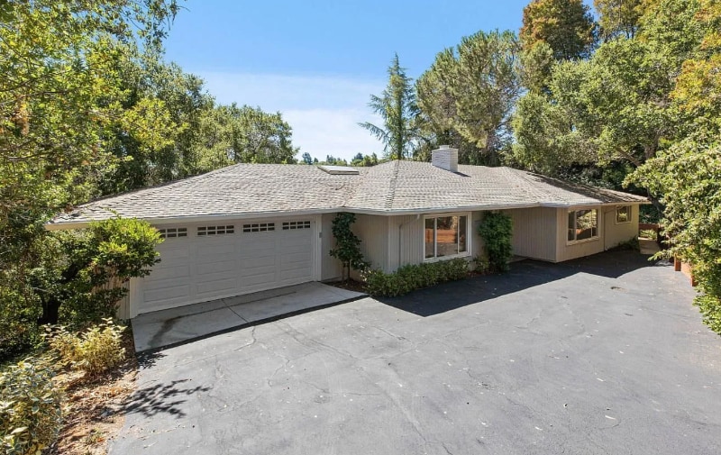 Primary Photo - 30 Warmwood Way