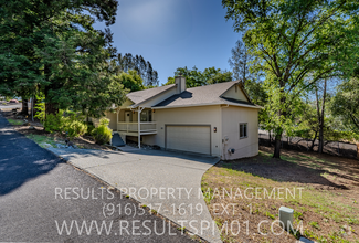 Building Photo - Auburn Beauty - Available Now!