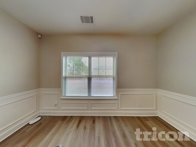 Building Photo - 498 Kirkland Dr