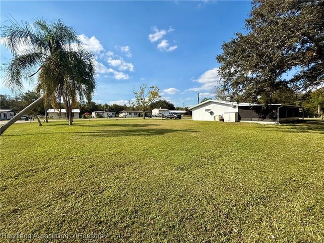 Building Photo - 10345 SW Riverview Cir