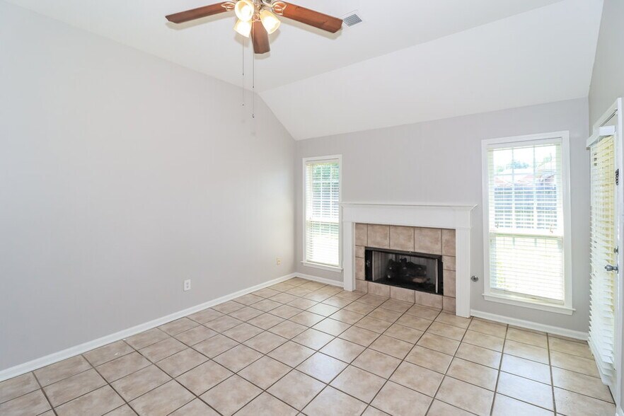 Building Photo - 1647 Durhamshire Cove