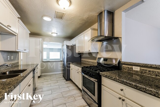 Building Photo - 1308 W Elm St