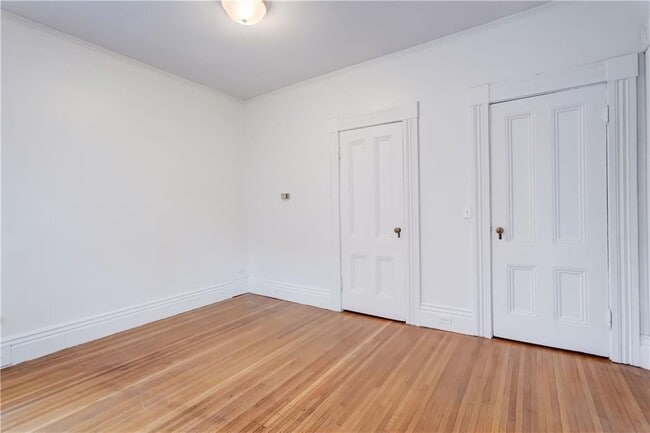 Building Photo - 8 Sibley Pl