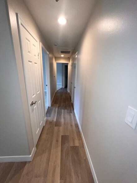 Building Photo - 4623 Willis Ave