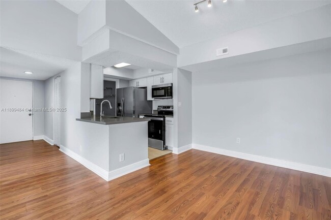 Building Photo - 5780 Rock Island Rd