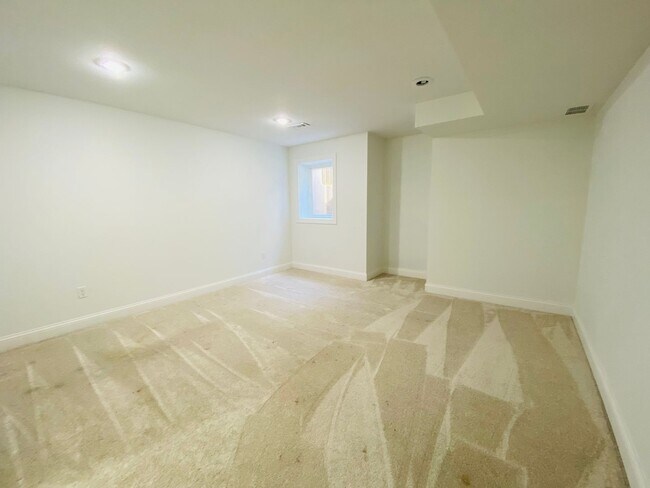 Building Photo - {15808} Hampton Place Two Story Home + Finished Basement + Three Car Garage + Blue Valley HS