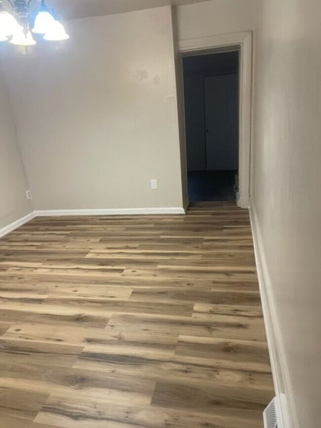 Building Photo - New and affordable