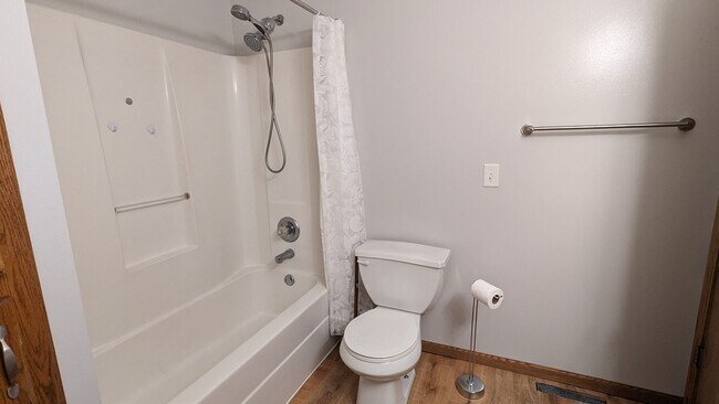 Full Bath - 758 Park Brook Rd NW