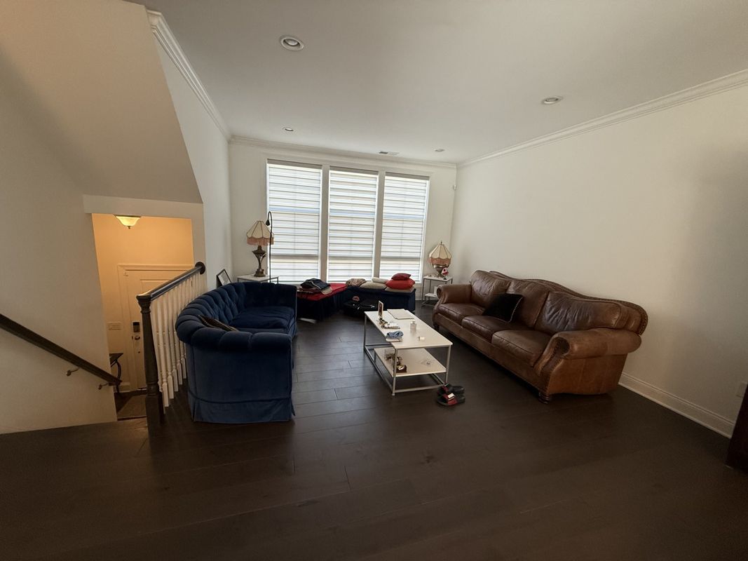 Building Photo - 8 Brentwood Cir