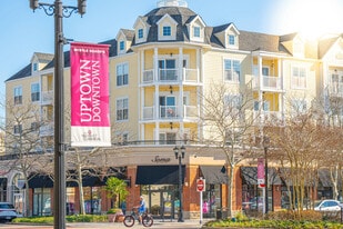 Building Photo - Market Common