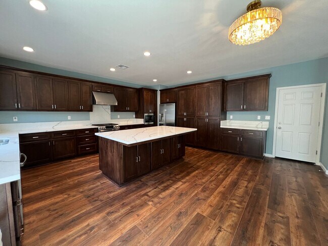 Building Photo - Completely Remodeled home in desirable Mou...