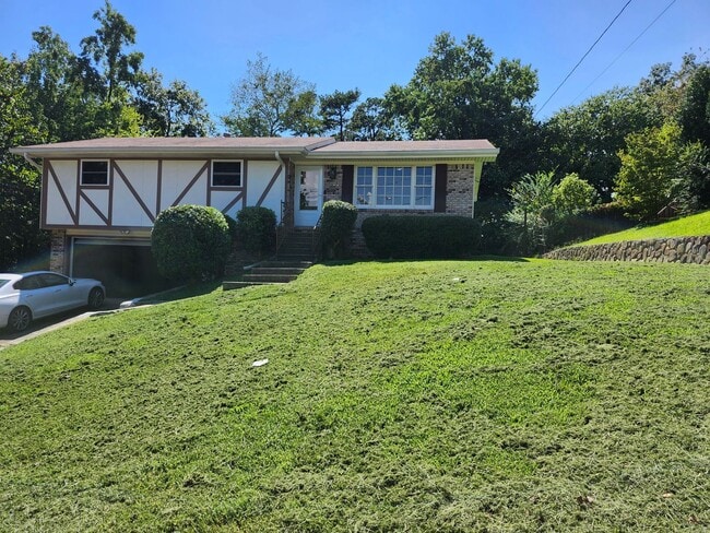 Building Photo - 3 Bedroom 2 bath home in North Hixson TN