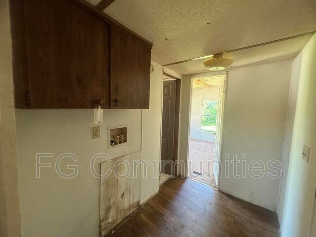 Building Photo - 121 Tinsley Heights