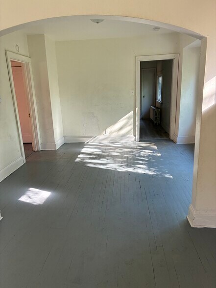 Building Photo - 1310 W Clarke St