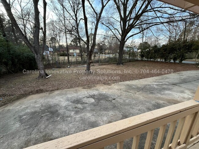 Building Photo - 7622 Helmdale Ave