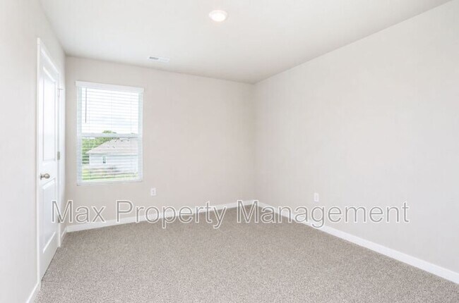 Building Photo - 4173 Easton St