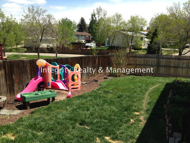 Building Photo - 13637 Pisces Ct